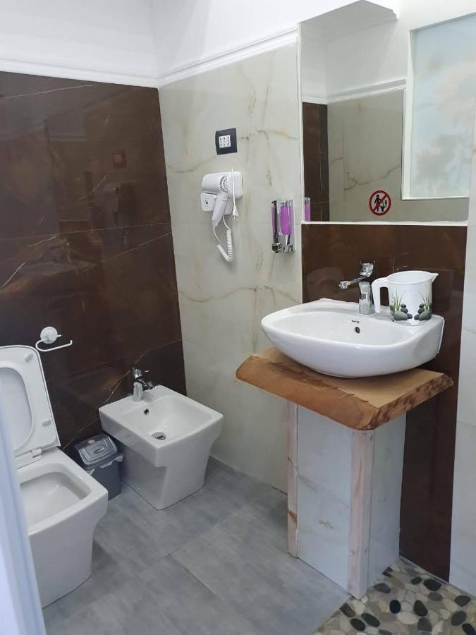 Vila Oliven Vlorë エクステリア 写真
